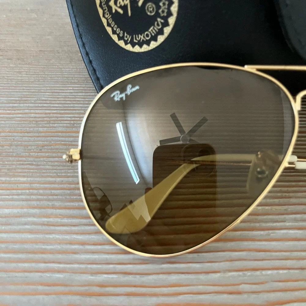 Authentic Ray-Ban Aviator Sunglasses - Picture 5 of 11